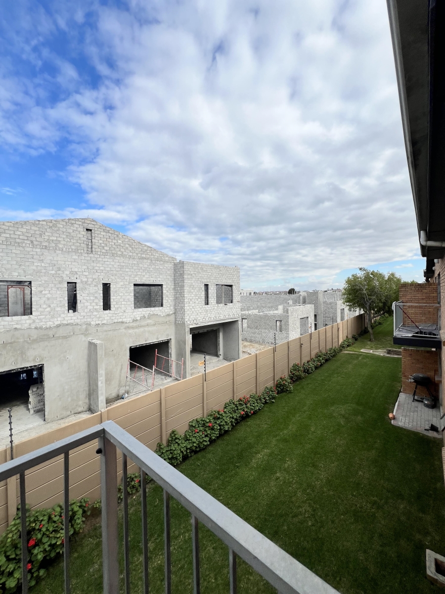 2 Bedroom Property for Sale in Sea Breeze Western Cape
